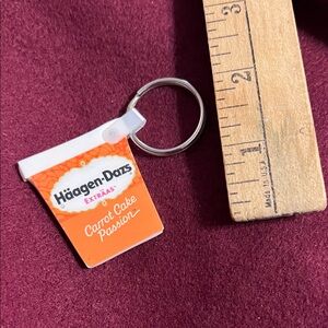 Mini TRULY Vintage Flexible Häagen-Dazs Pint Carrot Cake Nostalgia Keychain